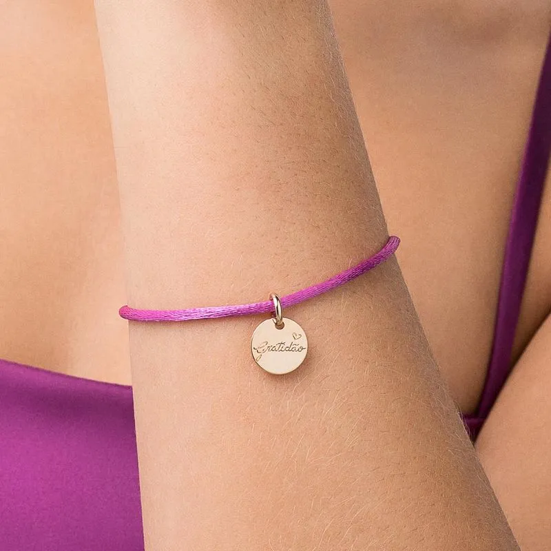 Pulseira Te Dedico Folheada a Ouro 18k Com Fio Acetinado e Pingente Escrito Gratidão - Tam.20 552117 - Imagem 3